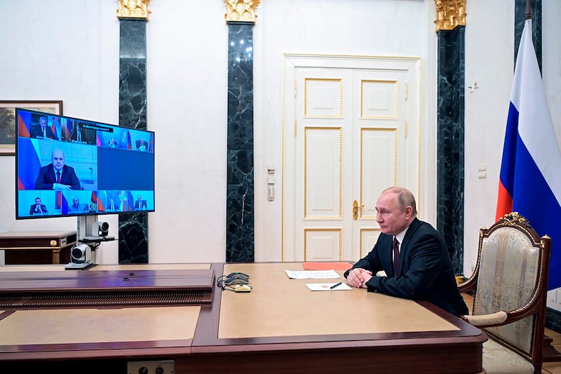 俄罗斯总统普京2022年2月25日通过视频出席联合国安理会会议(Kremlin Pool Photo via AP)